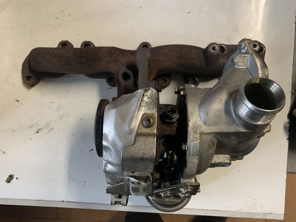 Turbodmychadlo 1.6 TDi, DDY, 04L253020H, Škoda Octavia 3