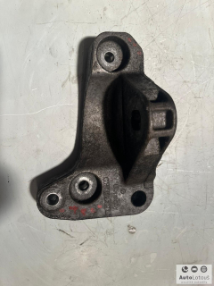 Držák motoru VW 7H0199207B