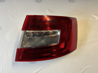 Pravé zadní světlo Škoda Octavia 3 sedan 5E5945096 5E5 945 096